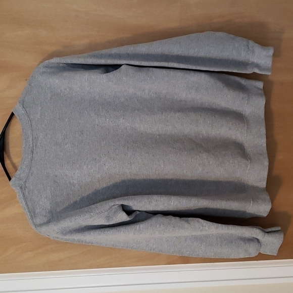 𝅺crewneck Sweatshirt - Picture 2 of 2